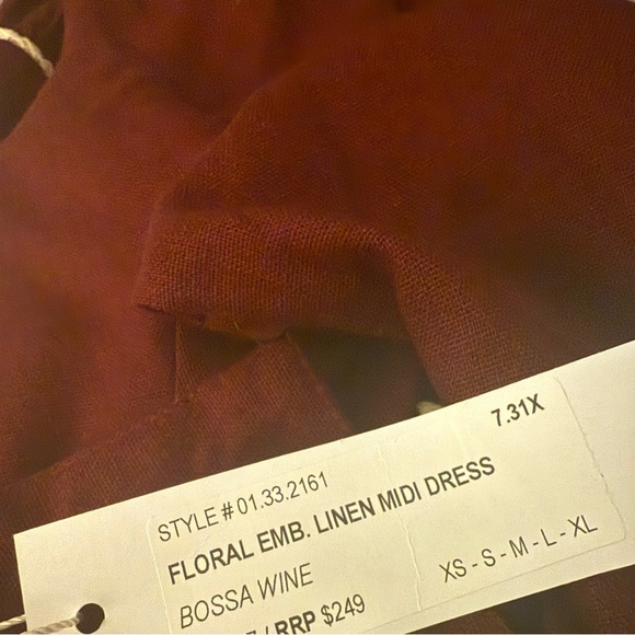DRESS TO Chic Linen Long Sleeve Burgundy Dress NWT - Picture 9 of 10